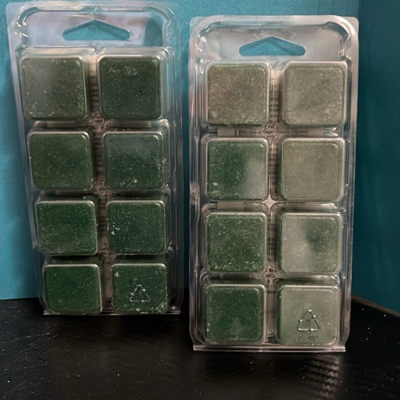 2X Glade Twinkling Pine & Cedar Wax Melts -  Total 16 Cubes NEW - Picture 3 of 3